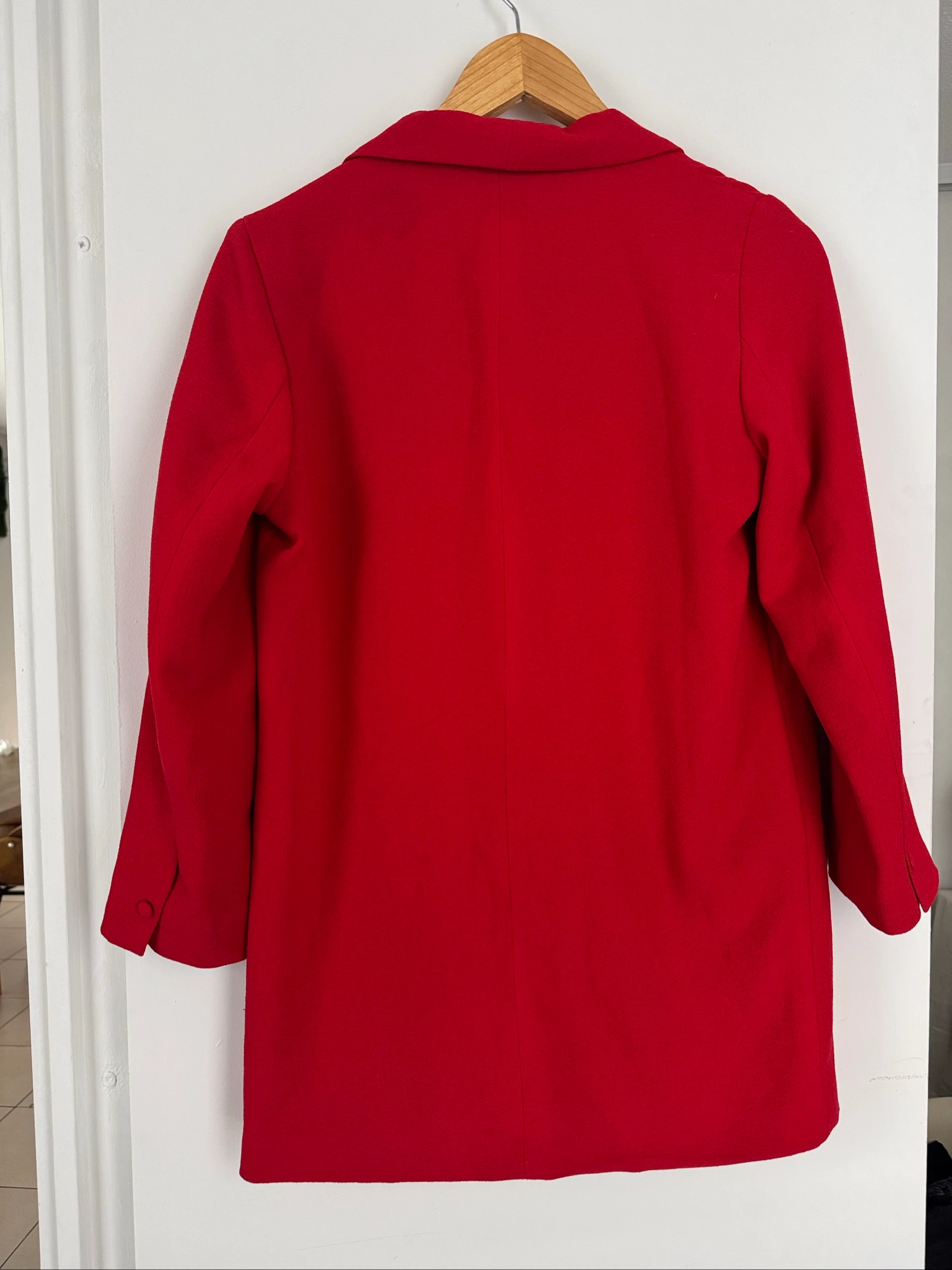 Blazer longo leve Pimkie vermelho - Tamanho P - Comprimento 74 cm – photo 2